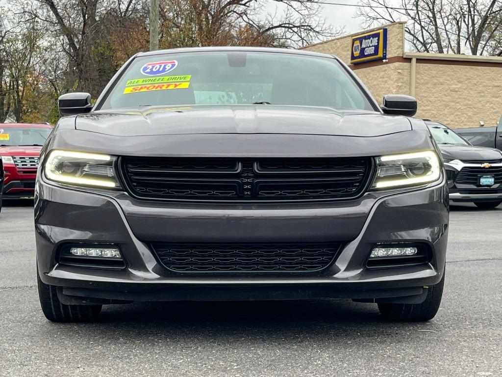 2019 Dodge Charger SXT photo 2