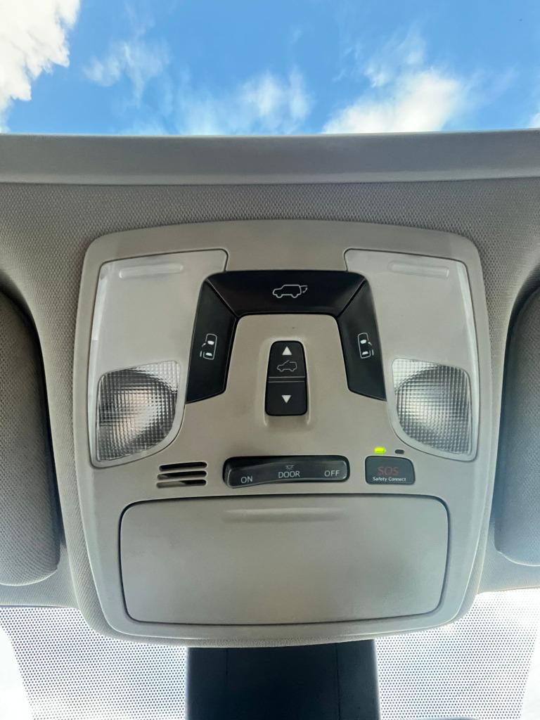 2019 Toyota Sienna XLE photo 20