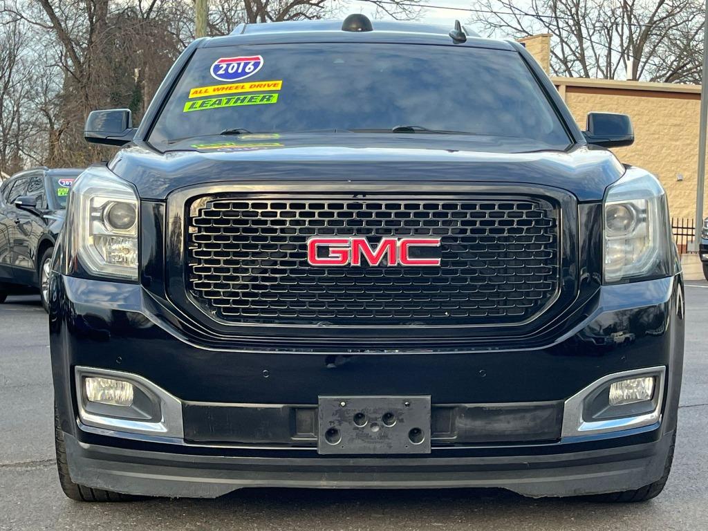 2016 GMC Yukon Denali photo 3