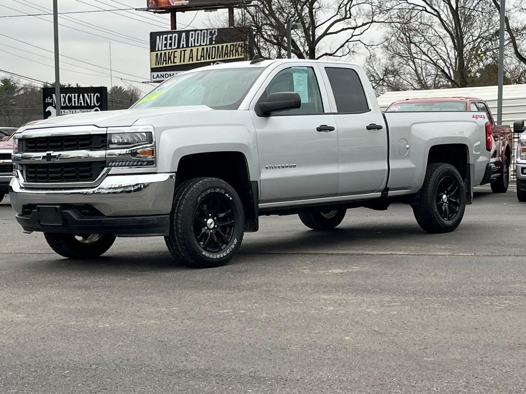 2018 Chevrolet Silverado 1500 Custom photo 4