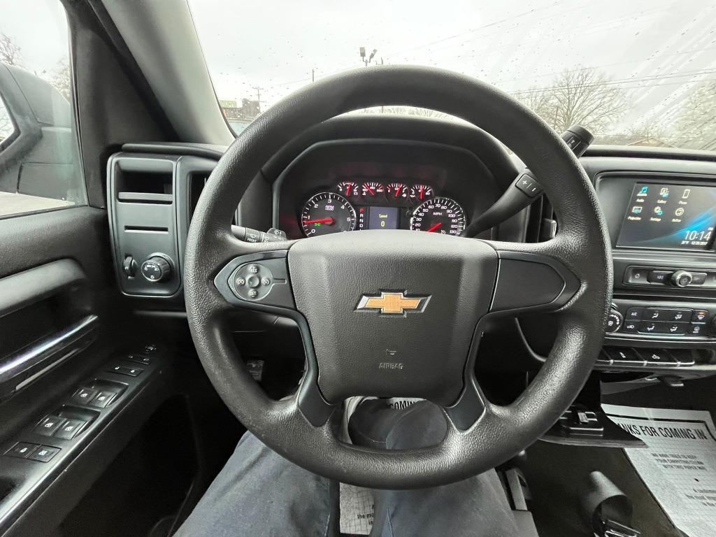 2018 Chevrolet Silverado 1500 Custom photo 10