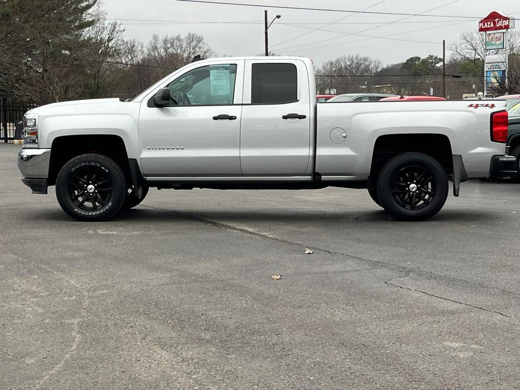 2018 Chevrolet Silverado 1500 Custom photo 5