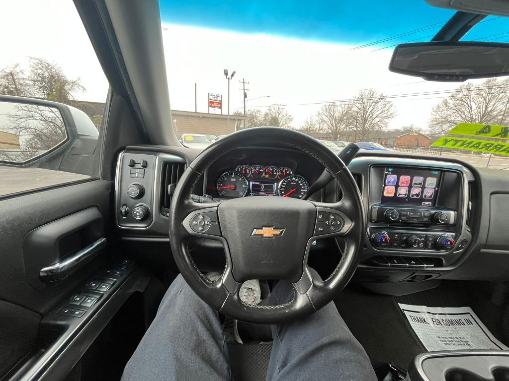 2018 Chevrolet Silverado 1500 LT photo 16