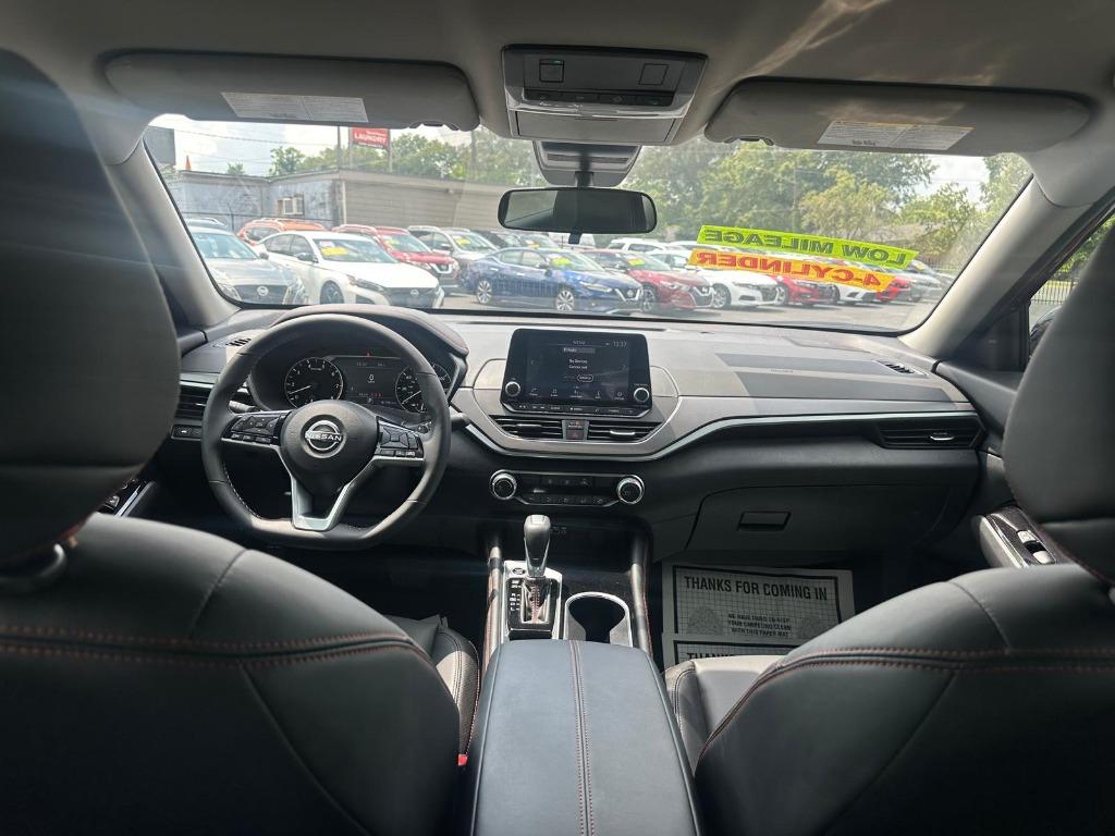 2025 Nissan Altima SR - Photo 10