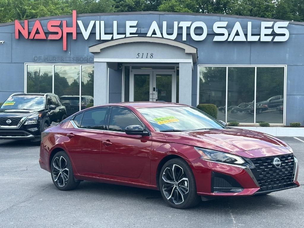 2025 Nissan Altima SR's photo