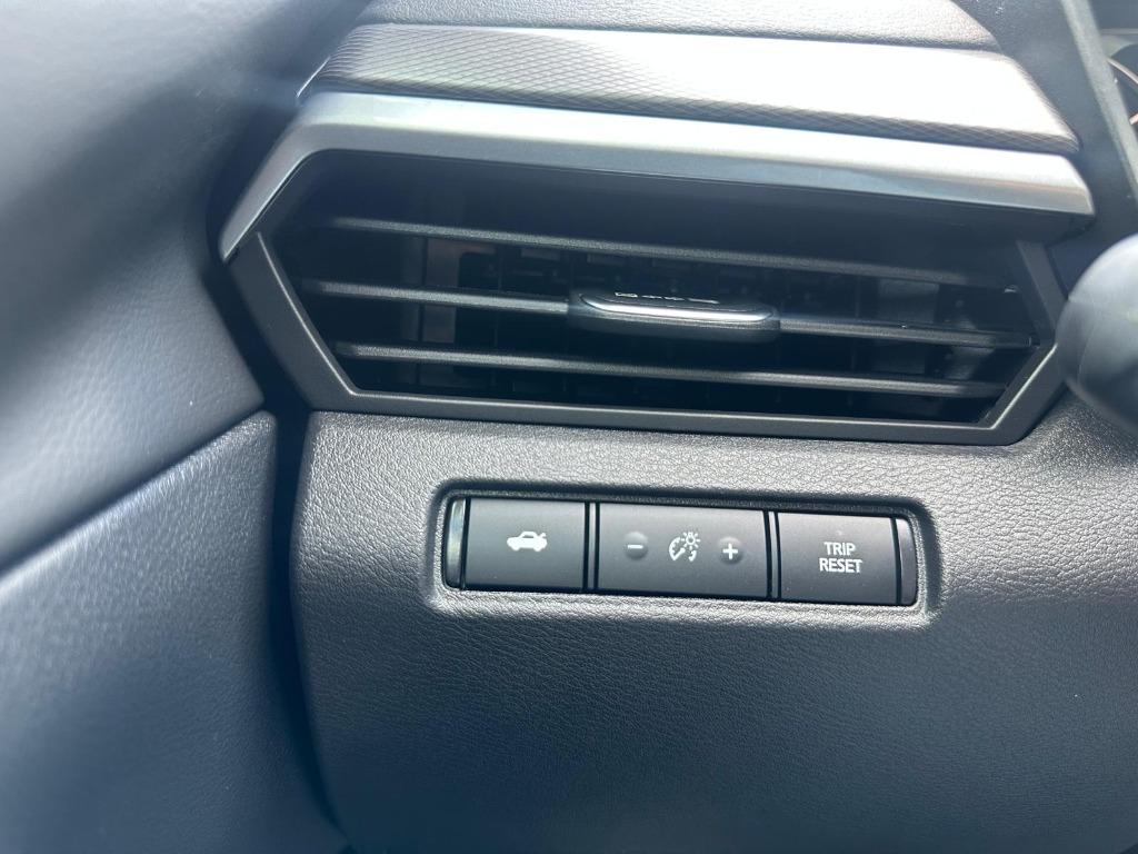 2025 Nissan Altima SR - Photo 17