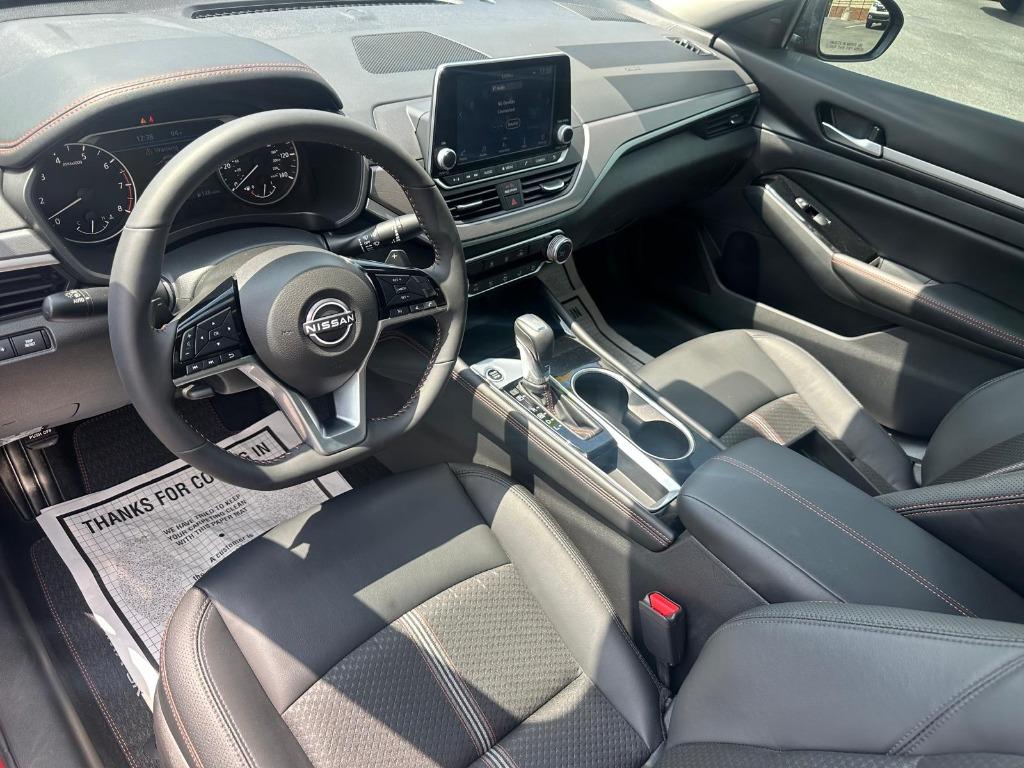 2025 Nissan Altima SR - Photo 12